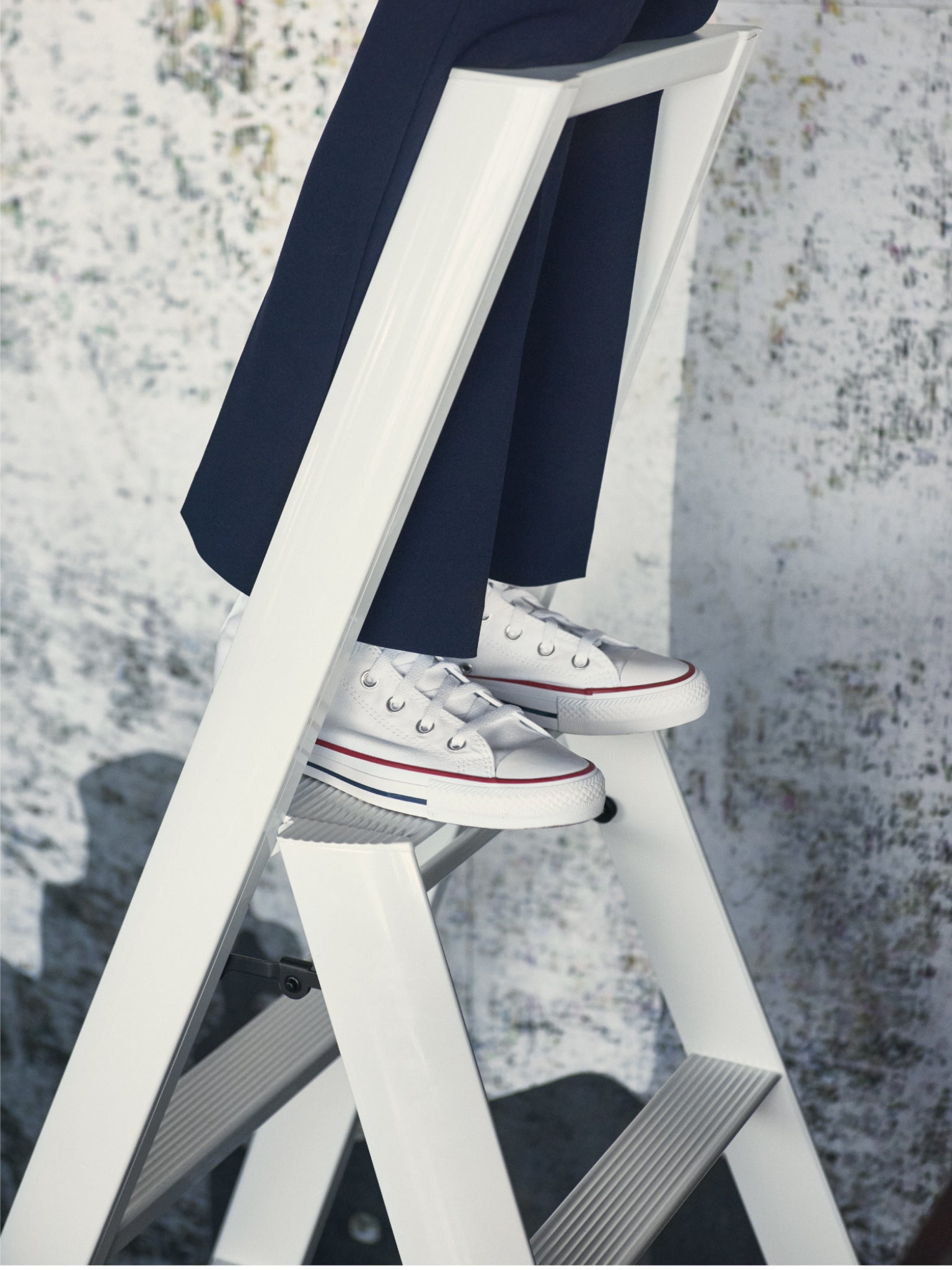 gebruik van de bovenste trede op een hasegawa lucano 3 step ladder